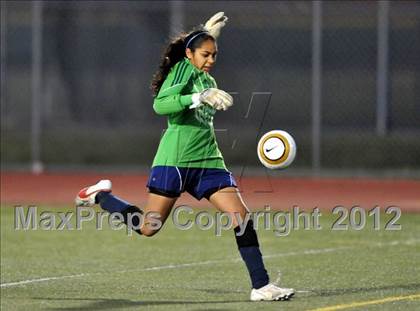 Thumbnail 3 in Marymount vs. Oaks Christian (CIF SoCal Regional D3 Final) photogallery.