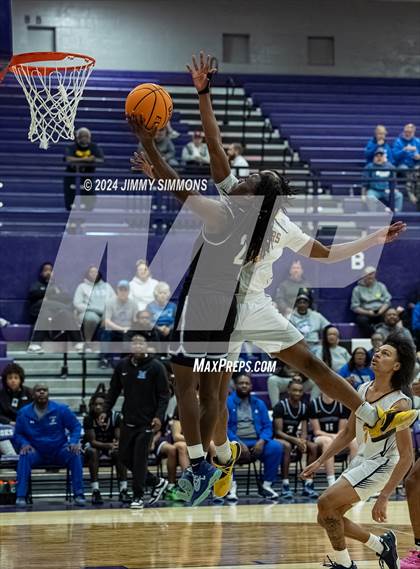 Thumbnail 1 in O'Fallon vs. MacArthur (Prairie Farms Holiday Classic) photogallery.