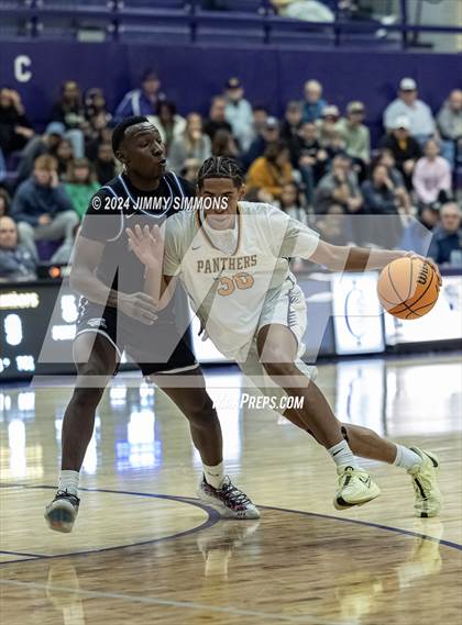Thumbnail 1 in O'Fallon vs. MacArthur (Prairie Farms Holiday Classic) photogallery.