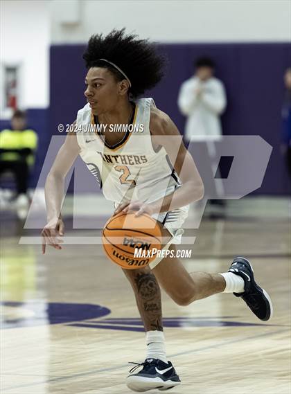 Thumbnail 2 in O'Fallon vs. MacArthur (Prairie Farms Holiday Classic) photogallery.