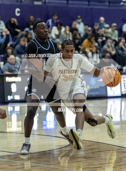 Thumbnail 2 in O'Fallon vs. MacArthur (Prairie Farms Holiday Classic) photogallery.