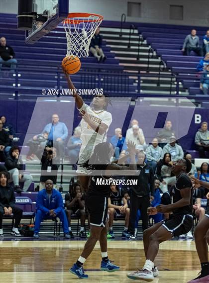 Thumbnail 3 in O'Fallon vs. MacArthur (Prairie Farms Holiday Classic) photogallery.
