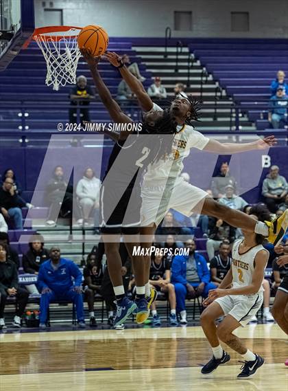 Thumbnail 2 in O'Fallon vs. MacArthur (Prairie Farms Holiday Classic) photogallery.