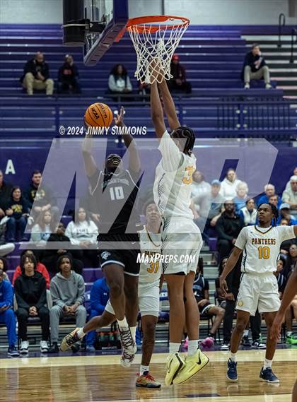 Thumbnail 1 in O'Fallon vs. MacArthur (Prairie Farms Holiday Classic) photogallery.