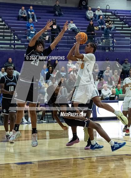 Thumbnail 1 in O'Fallon vs. MacArthur (Prairie Farms Holiday Classic) photogallery.