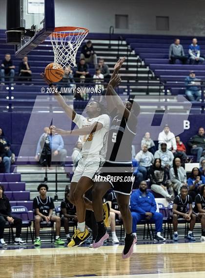 Thumbnail 3 in O'Fallon vs. MacArthur (Prairie Farms Holiday Classic) photogallery.