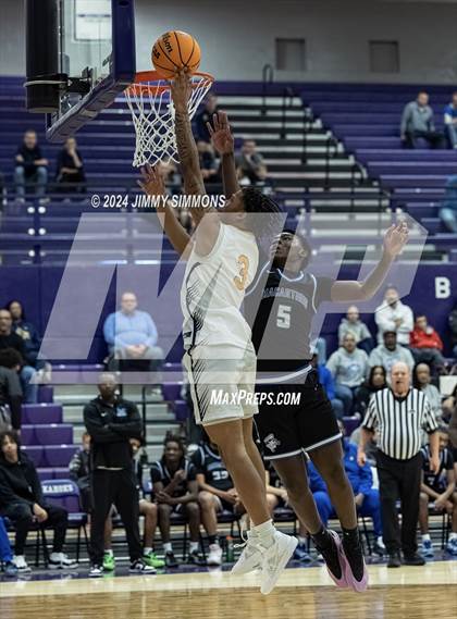 Thumbnail 3 in O'Fallon vs. MacArthur (Prairie Farms Holiday Classic) photogallery.
