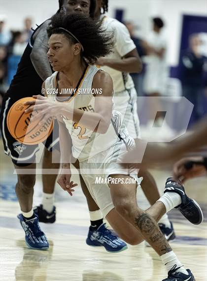 Thumbnail 1 in O'Fallon vs. MacArthur (Prairie Farms Holiday Classic) photogallery.