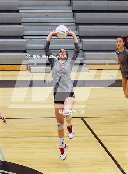 Thumbnail 1 in Clovis North vs. Centennial photogallery.