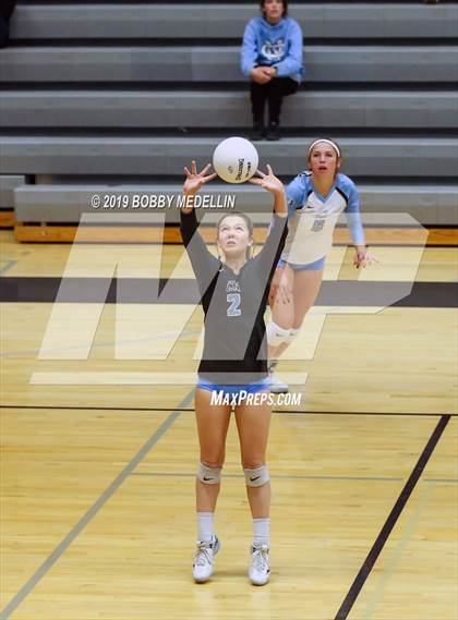 Thumbnail 3 in Clovis North vs. Centennial photogallery.
