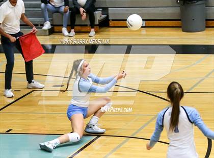 Thumbnail 3 in Clovis North vs. Centennial photogallery.