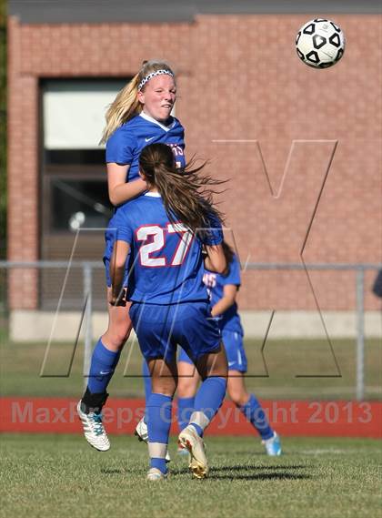 Thumbnail 1 in Coginchaug Regional @ East Hampton photogallery.