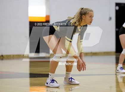 Thumbnail 2 in Alvord vs. Electra (Nocona Tournament) photogallery.