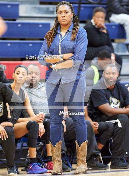 Thumbnail 2 in North Raleigh Christian Academy vs. Holly Springs (Jordan Falcons MLK Classic) photogallery.