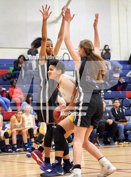 Thumbnail 3 in North Raleigh Christian Academy vs. Holly Springs (Jordan Falcons MLK Classic) photogallery.