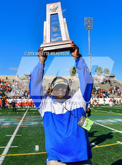 Thumbnail 3 in Jones vs. Northwestern (FHSAA 5A State Final)  photogallery.