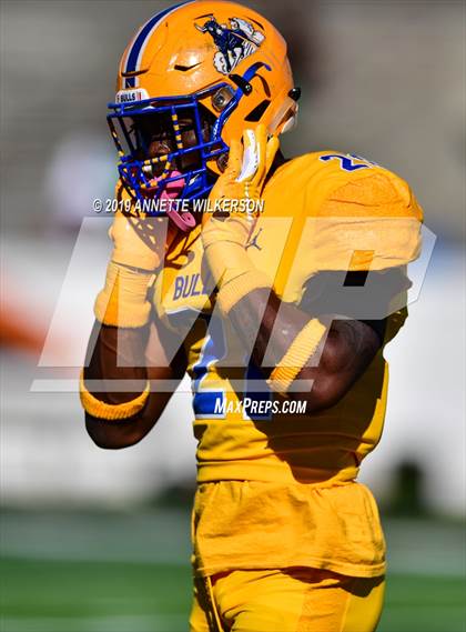 Thumbnail 2 in Jones vs. Northwestern (FHSAA 5A State Final)  photogallery.