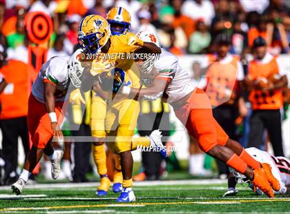 Thumbnail 3 in Jones vs. Northwestern (FHSAA 5A State Final)  photogallery.