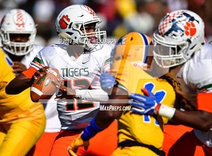 Thumbnail 2 in Jones vs. Northwestern (FHSAA 5A State Final)  photogallery.