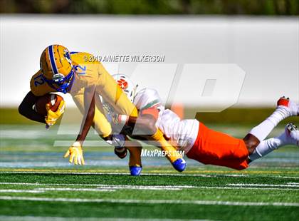 Thumbnail 2 in Jones vs. Northwestern (FHSAA 5A State Final)  photogallery.