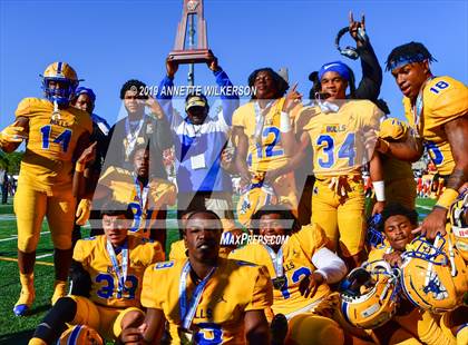 Thumbnail 2 in Jones vs. Northwestern (FHSAA 5A State Final)  photogallery.