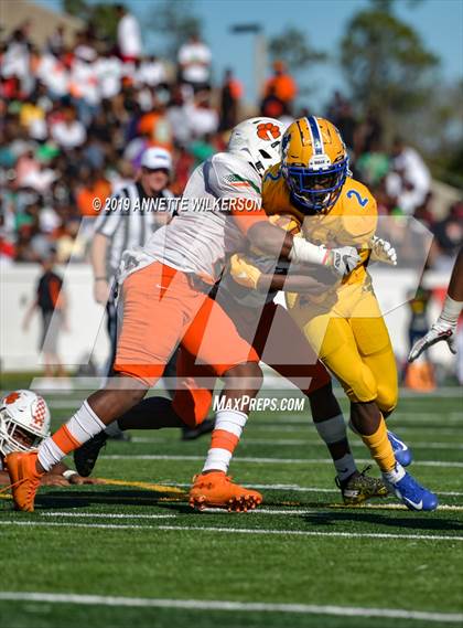 Thumbnail 3 in Jones vs. Northwestern (FHSAA 5A State Final)  photogallery.
