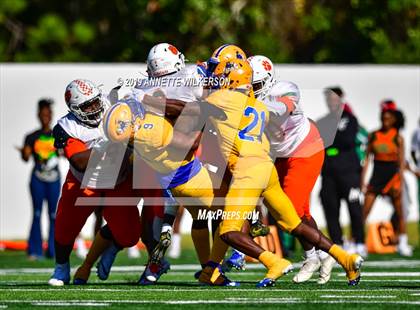 Thumbnail 3 in Jones vs. Northwestern (FHSAA 5A State Final)  photogallery.