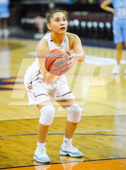 Thumbnail 2 in Window Rock vs. Winslow (AIA 3A Quaterfinal) photogallery.
