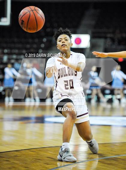 Thumbnail 2 in Window Rock vs. Winslow (AIA 3A Quaterfinal) photogallery.