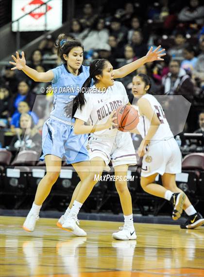 Thumbnail 2 in Window Rock vs. Winslow (AIA 3A Quaterfinal) photogallery.