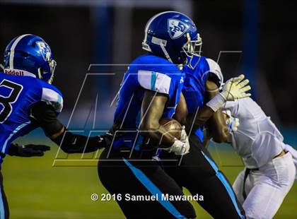 Thumbnail 3 in Granada Hills vs Palisades photogallery.