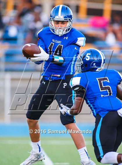 Thumbnail 3 in Granada Hills vs Palisades photogallery.