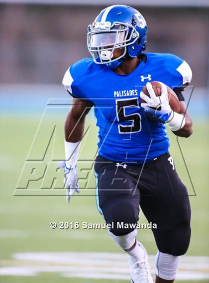 Thumbnail 3 in Granada Hills vs Palisades photogallery.