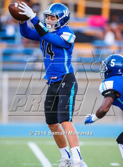 Thumbnail 3 in Granada Hills vs Palisades photogallery.