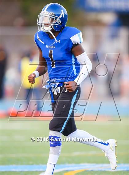 Thumbnail 3 in Granada Hills vs Palisades photogallery.