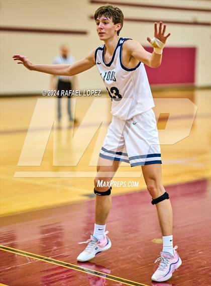 Thumbnail 3 in Lake Creek vs. Pearce (McDonald's Texas Invitational) photogallery.