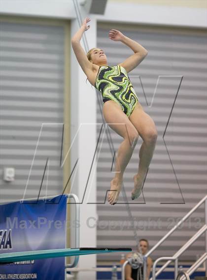 Thumbnail 3 in NYSPHSAA Girls Diving Final photogallery.