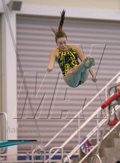 Thumbnail 2 in NYSPHSAA Girls Diving Final photogallery.