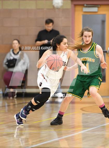 Thumbnail 3 in Eureka vs Wells (NIAA 1A Southern/Eastern Final) photogallery.