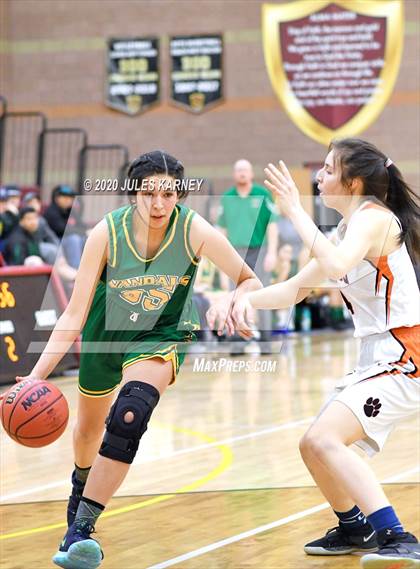 Thumbnail 3 in Eureka vs Wells (NIAA 1A Southern/Eastern Final) photogallery.
