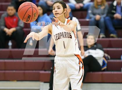 Thumbnail 3 in Eureka vs Wells (NIAA 1A Southern/Eastern Final) photogallery.