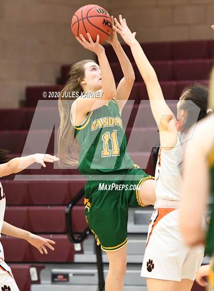 Thumbnail 2 in Eureka vs Wells (NIAA 1A Southern/Eastern Final) photogallery.