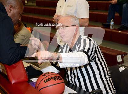 Thumbnail 1 in Eureka vs Wells (NIAA 1A Southern/Eastern Final) photogallery.