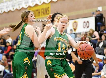 Thumbnail 1 in Eureka vs Wells (NIAA 1A Southern/Eastern Final) photogallery.