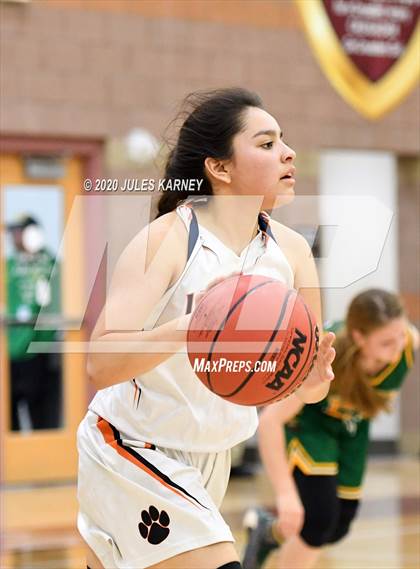 Thumbnail 1 in Eureka vs Wells (NIAA 1A Southern/Eastern Final) photogallery.