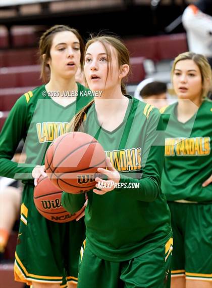 Thumbnail 2 in Eureka vs Wells (NIAA 1A Southern/Eastern Final) photogallery.