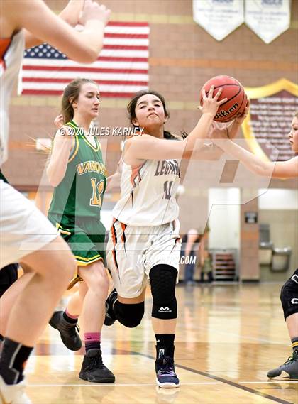 Thumbnail 1 in Eureka vs Wells (NIAA 1A Southern/Eastern Final) photogallery.