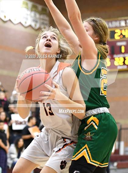 Thumbnail 2 in Eureka vs Wells (NIAA 1A Southern/Eastern Final) photogallery.
