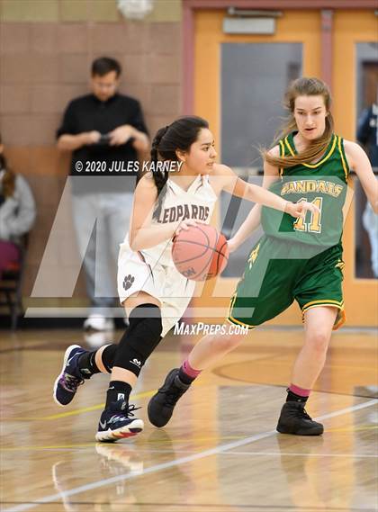 Thumbnail 1 in Eureka vs Wells (NIAA 1A Southern/Eastern Final) photogallery.