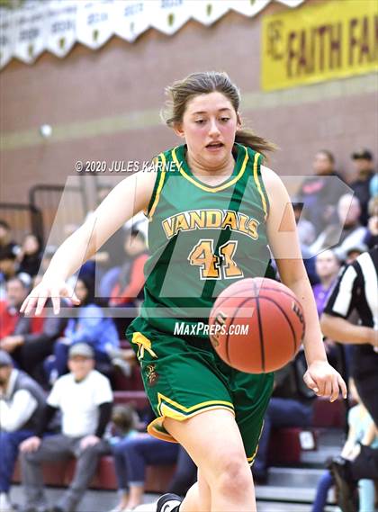 Thumbnail 2 in Eureka vs Wells (NIAA 1A Southern/Eastern Final) photogallery.